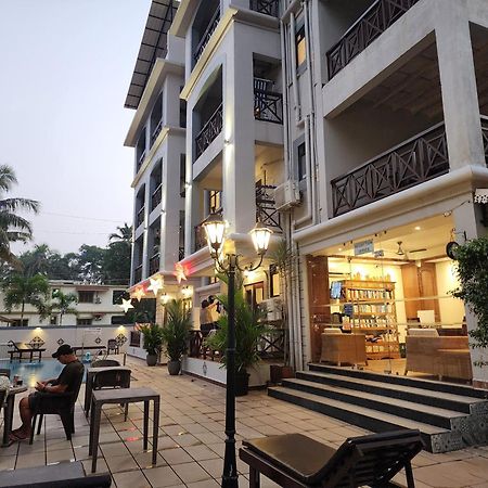 Coastal Suites Apart Hotel ---- 8 Minutes Walk To Beach Бенаулим Екстериор снимка