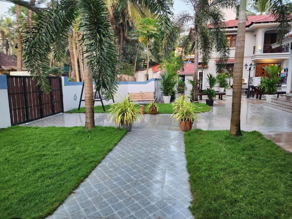 Coastal Suites Apart Hotel ---- 8 Minutes Walk To Beach Бенаулим Екстериор снимка