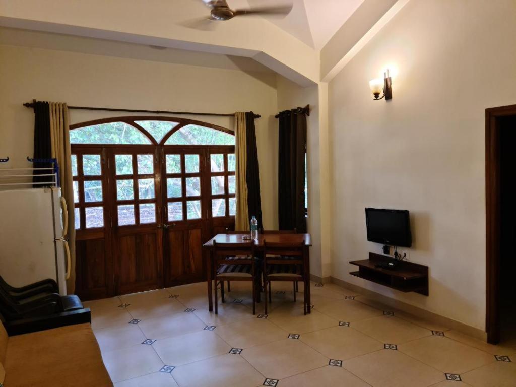 Coastal Suites Apart Hotel ---- 8 Minutes Walk To Beach Бенаулим Екстериор снимка