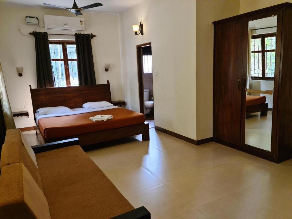 Coastal Suites Apart Hotel ---- 8 Minutes Walk To Beach Бенаулим Екстериор снимка